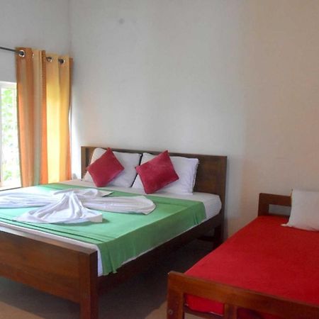 Hotel H2O Gampola Esterno foto