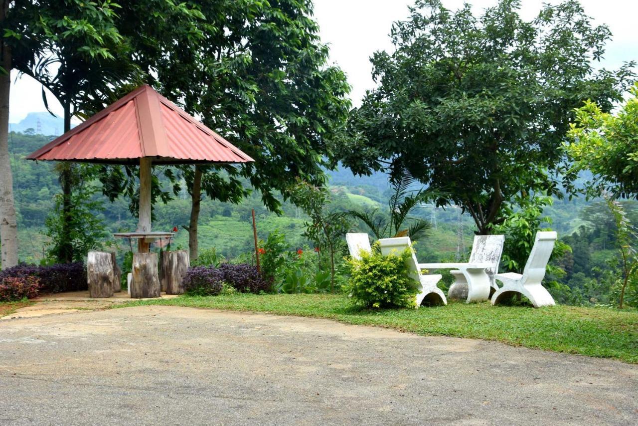 Hotel H2O Gampola Esterno foto