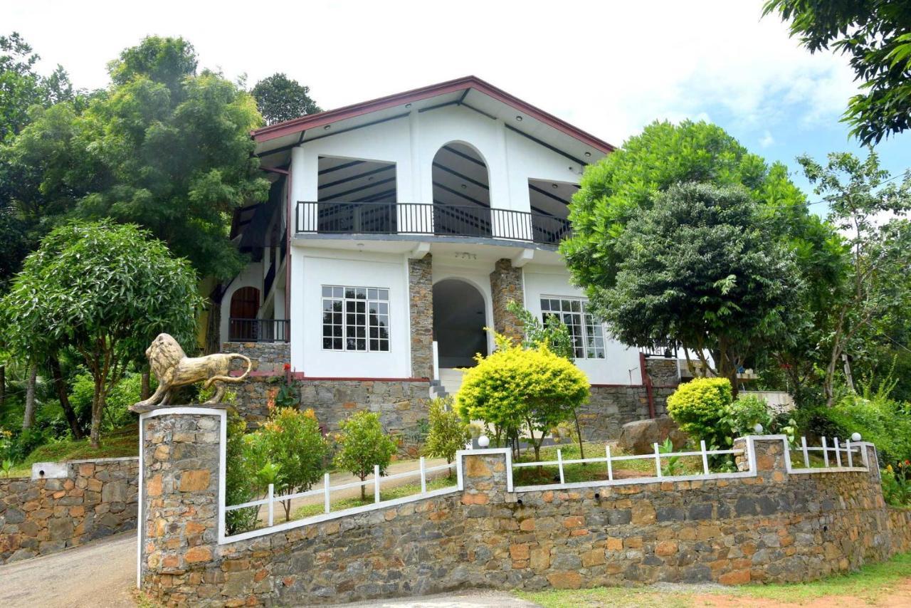 Hotel H2O Gampola Esterno foto