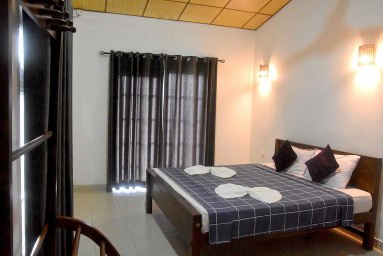 Hotel H2O Gampola Esterno foto
