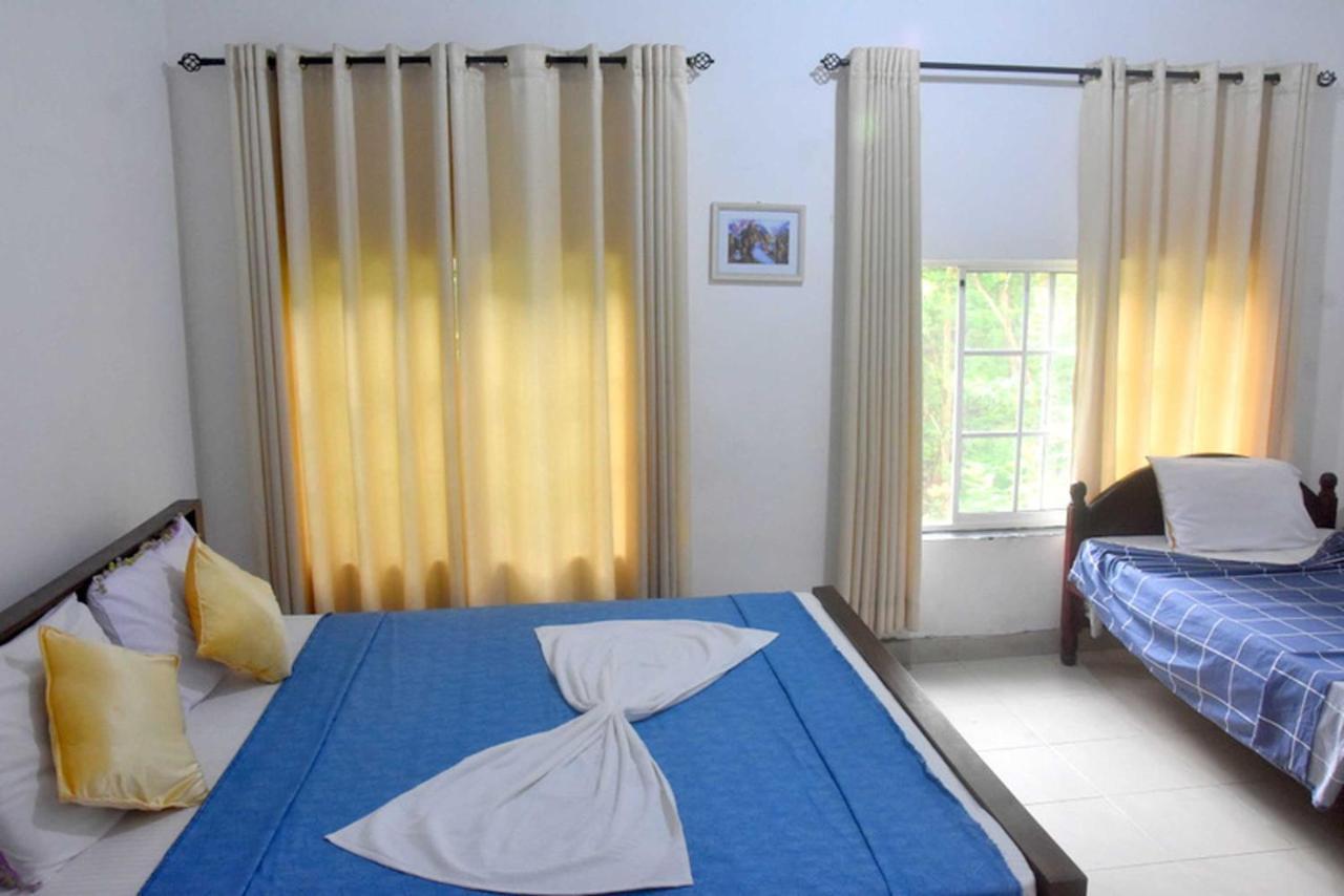 Hotel H2O Gampola Esterno foto