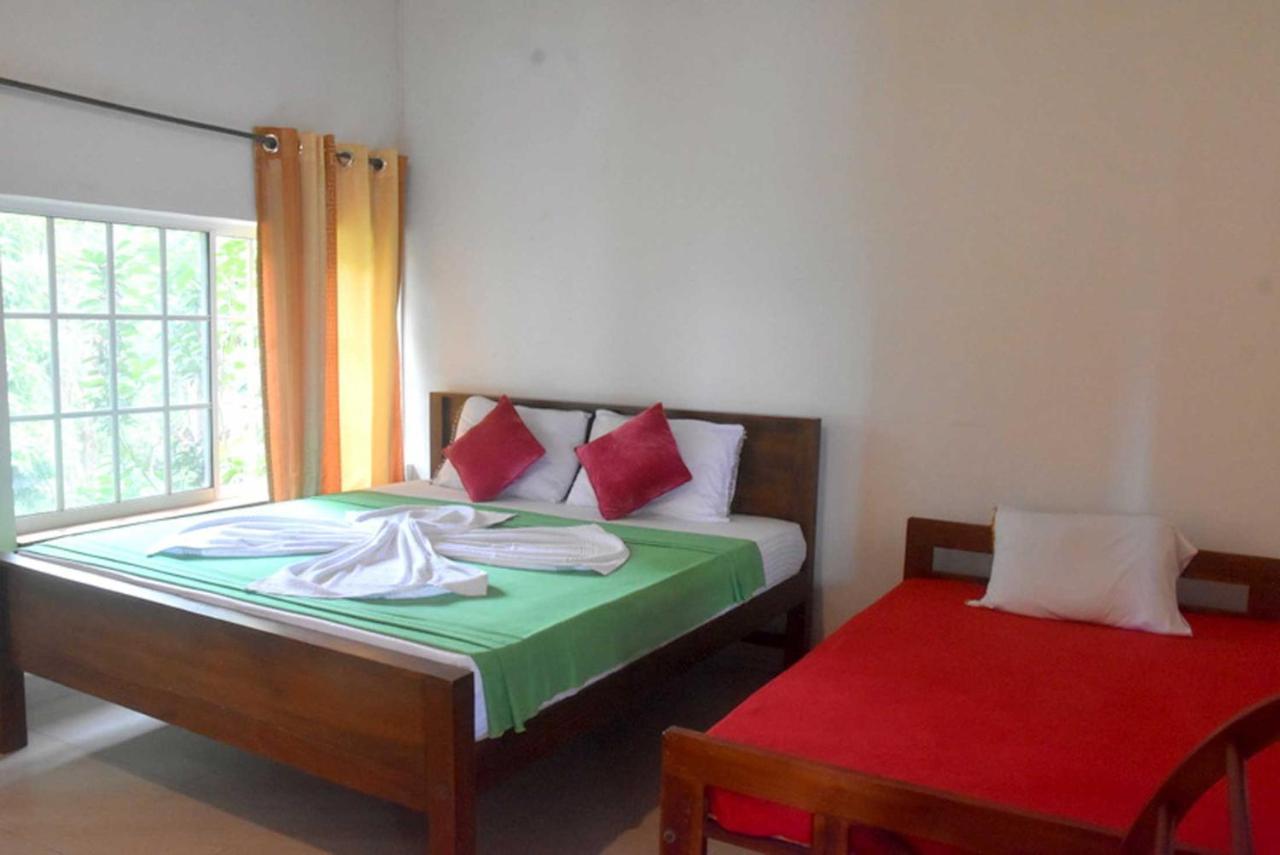 Hotel H2O Gampola Esterno foto