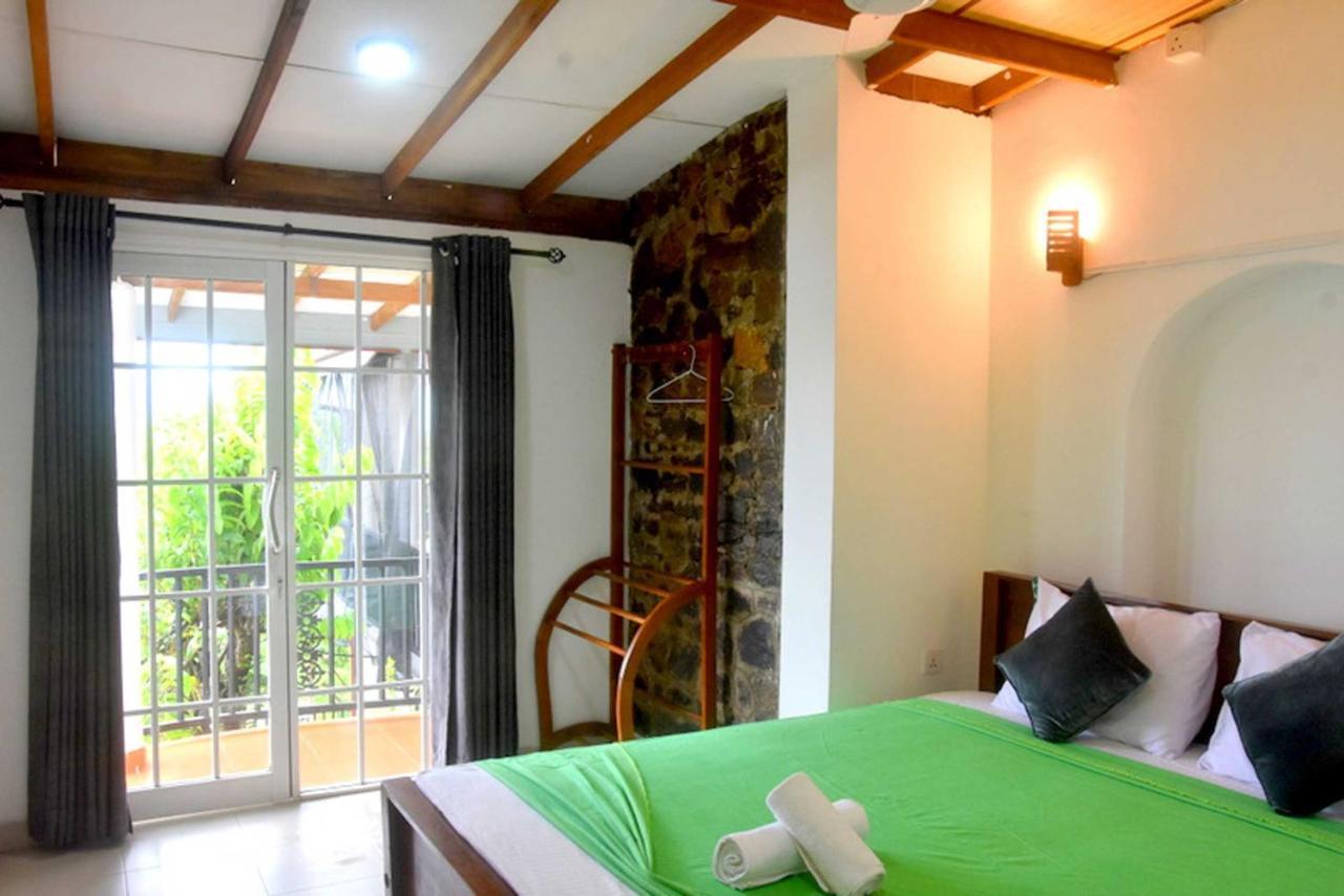 Hotel H2O Gampola Esterno foto