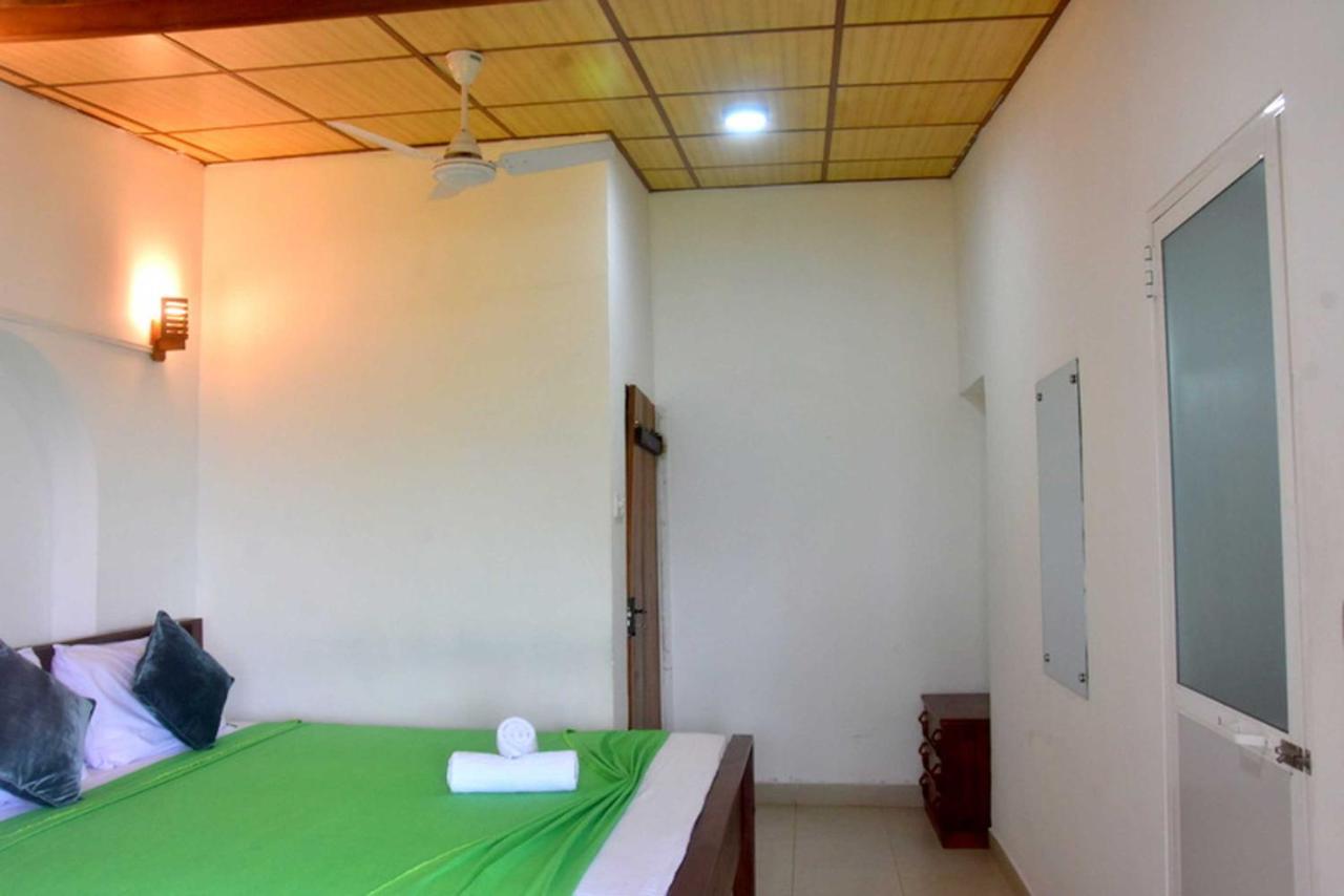 Hotel H2O Gampola Esterno foto