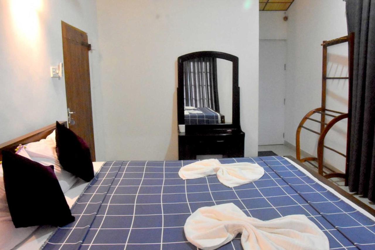 Hotel H2O Gampola Esterno foto